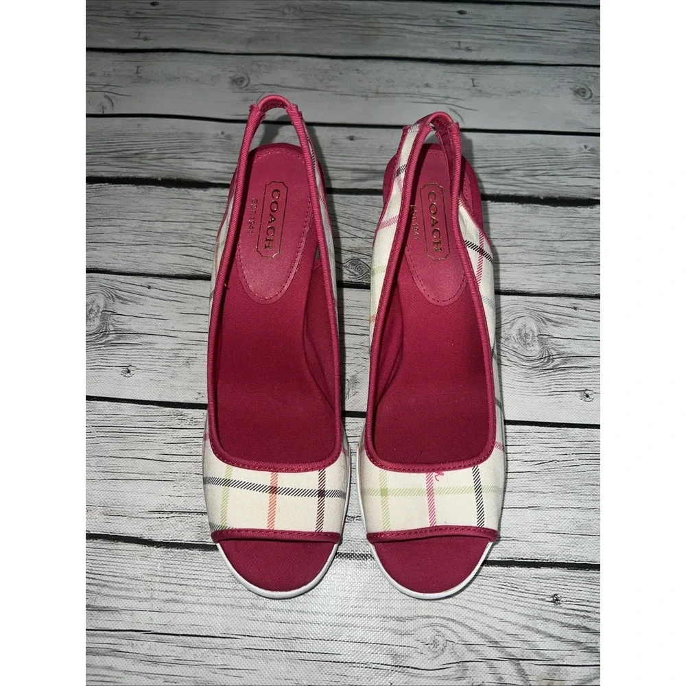 Coach Syndney White w Multicolor Stripes Hot Pink Trim w Wedge Sand Womens 9